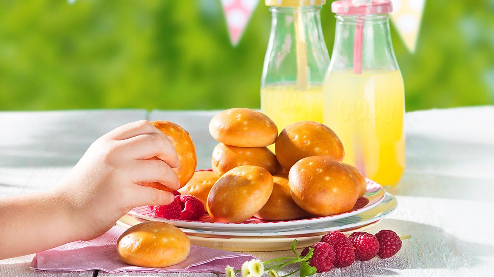 Vanillas buns - image